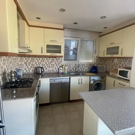 Only 5 Minutes Walking Konyaalti 2+1 Flat Lejlighed Antalya